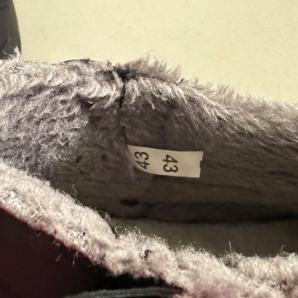 Unisex Outdoor Boots Sturdy, Thick Sole, Size 43 - Picture 6 of 7